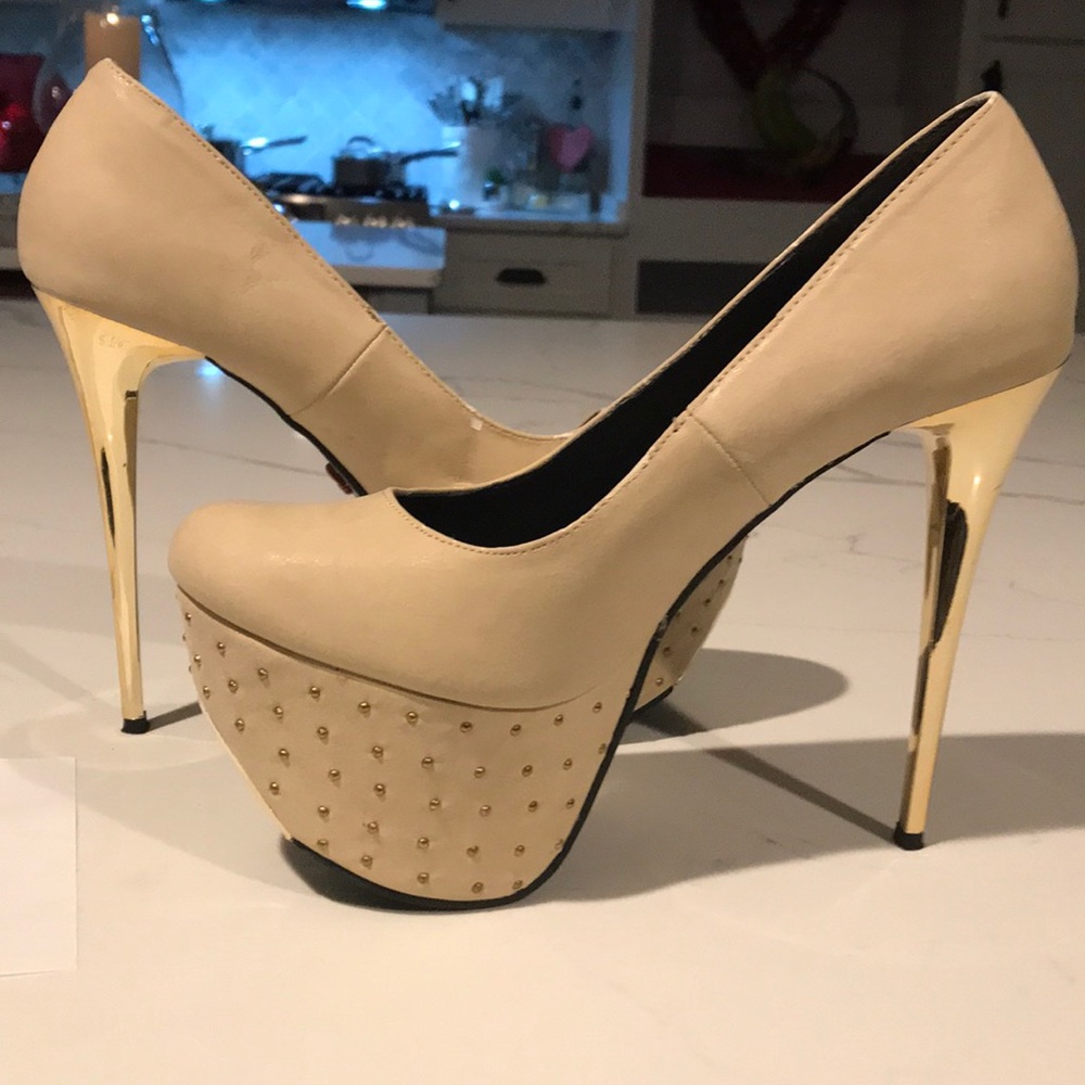 Platform heel 8.5